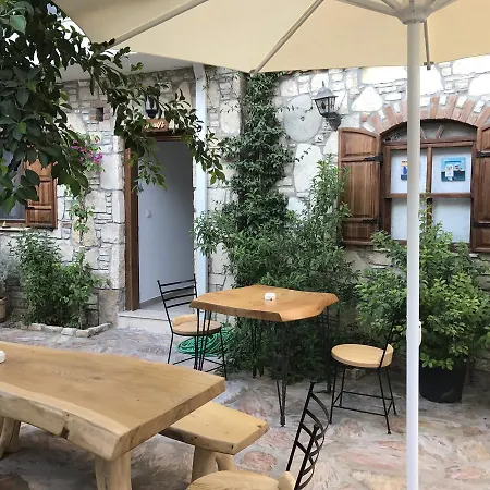 Monza House Otel Siğacık