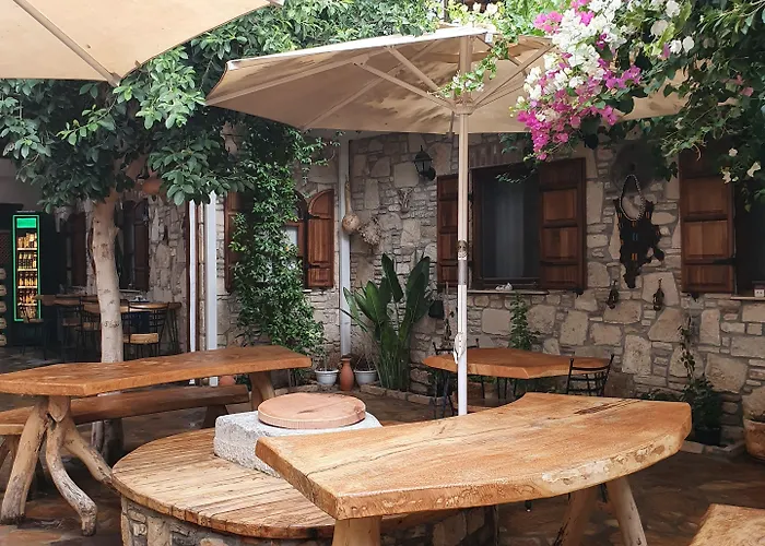 Monza House Otel Siğacık