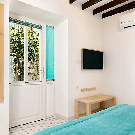 Monza House Otel 2*