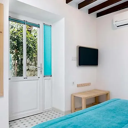 Monza House Otel
