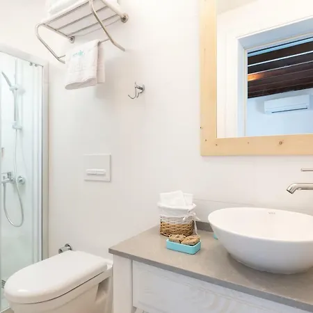 Monza House Otel